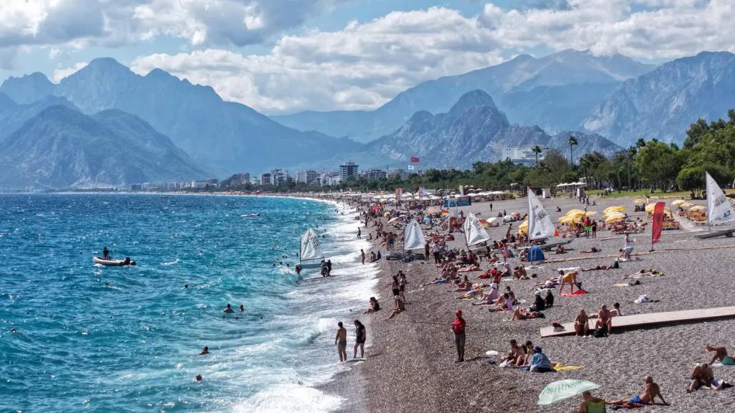 Antalya Yağmurdan Güneşe Çabuk Geçti 1